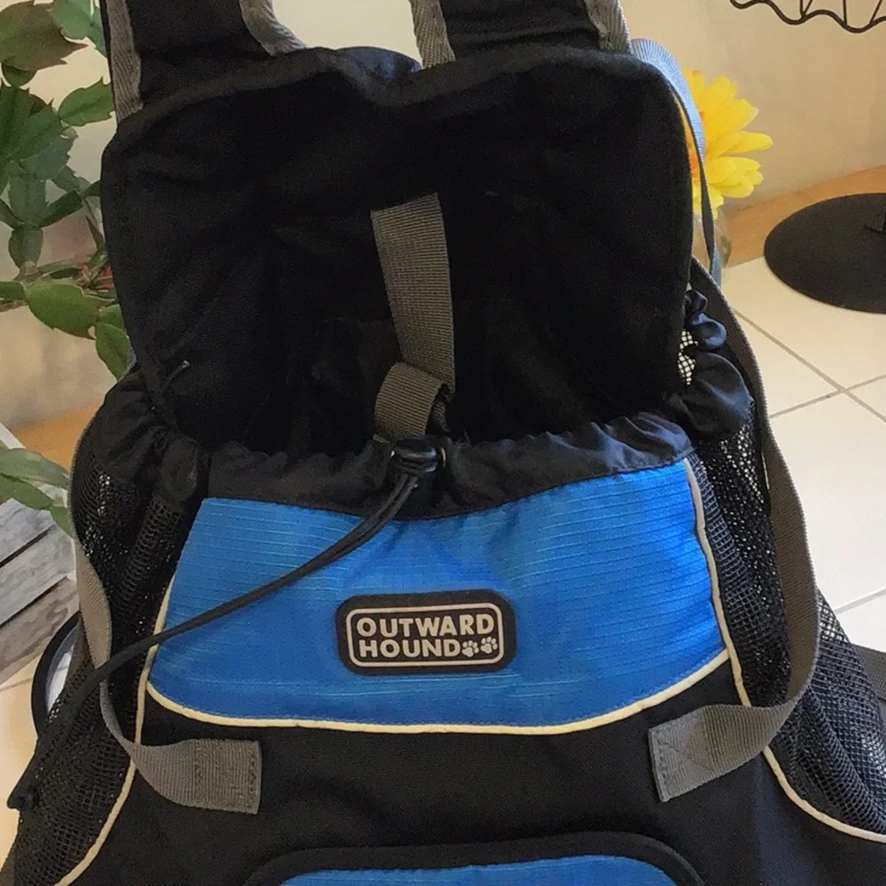 ‘Outward Hound’ Pet-a-Roo Front Style Pet Carrier